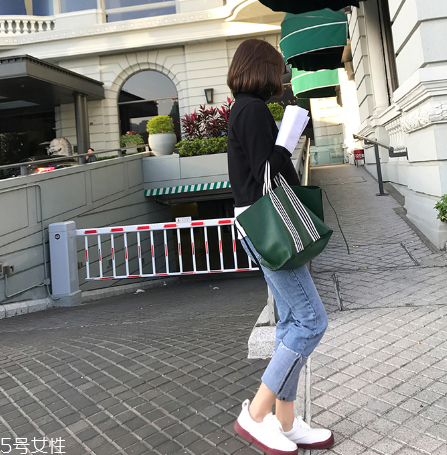 牛仔褲全棉的好嗎？牛仔褲材質(zhì)這樣挑