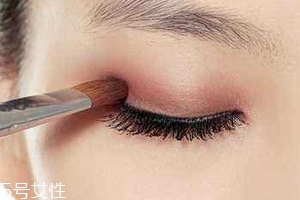 眉粉可以當眼影粉用嗎？完全可以