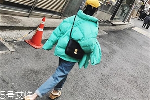 牛仔褲脫漿是什么意思？脫漿之后更柔軟