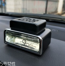 汽車香水座怎么加香水？用滴管注入原瓶