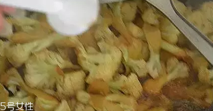 花椰菜炒肉怎么做好吃？這么做簡單又美味