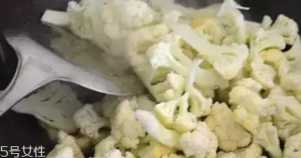 花椰菜炒肉怎么做好吃？這么做簡單又美味