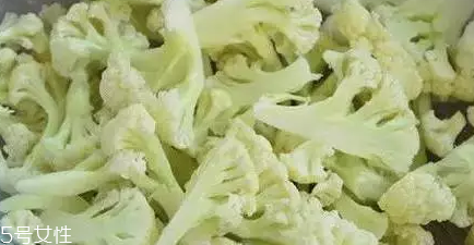 花椰菜炒肉怎么做好吃？這么做簡單又美味