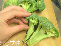花椰菜怎么切？把整莖切掉最好炒