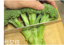 花椰菜怎么切？把整莖切掉最好炒