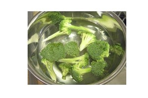 花椰菜怎么切？把整莖切掉最好炒