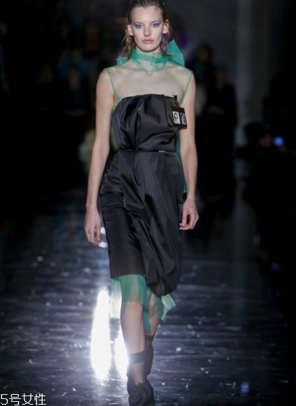 prada2018秋冬系列好看嗎_款式有哪些？