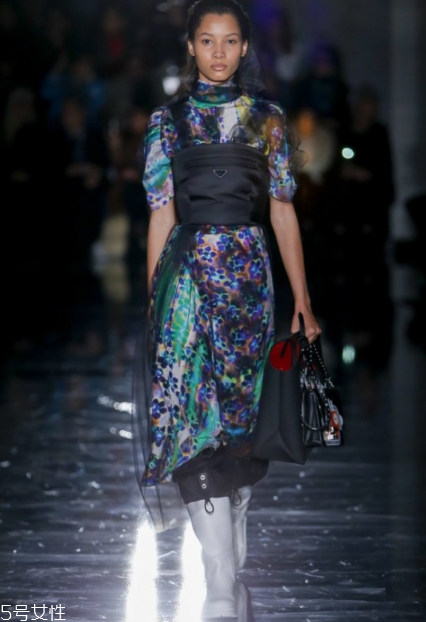 prada2018秋冬系列好看嗎_款式有哪些？