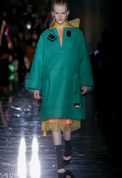 prada2018秋冬系列好看嗎_款式有哪些？