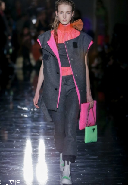 prada2018秋冬系列好看嗎_款式有哪些？