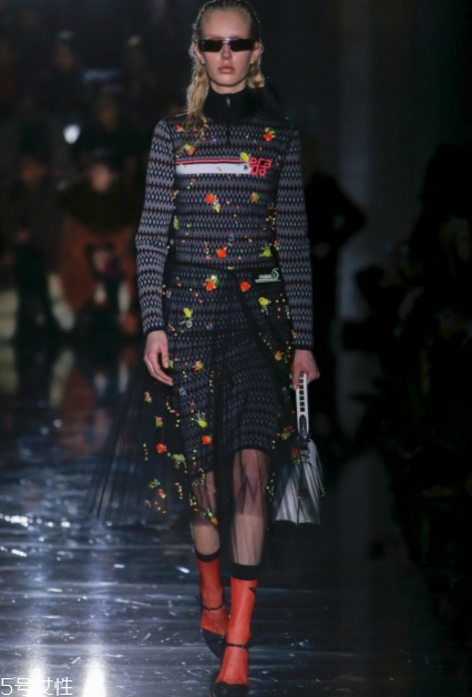prada2018秋冬系列好看嗎_款式有哪些？