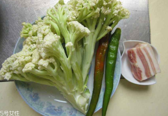 花菜不熟會(huì)中毒嗎？不要這樣嘗試