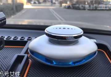 汽車香水怎么安裝？香水座需粘貼
