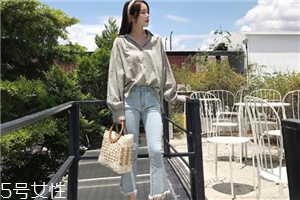 牛仔褲a和b有什么區(qū)別？牛仔褲版型大不同