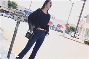 牛仔褲曬黃了怎么辦？牛仔褲應(yīng)避免暴曬