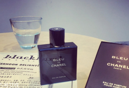chanel蔚藍男士淡香水好聞嗎？陽剛男人氣魄