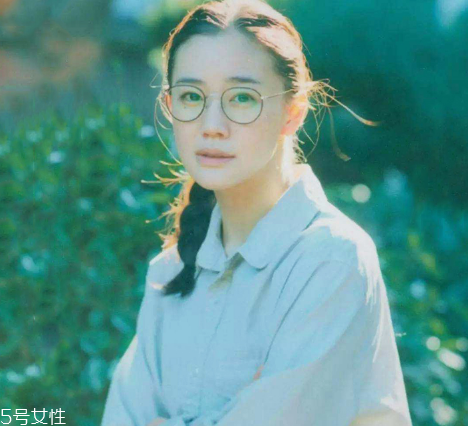 鹽系女生怎樣穿搭？清新無公害的鄰家女孩