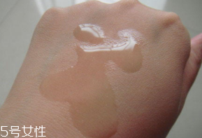 papa recipe春雨卸妝水怎么用？濕敷10秒即可