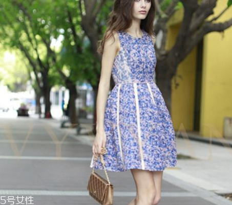 職業(yè)裝怎么穿好看？褪去稚氣邁向成熟
