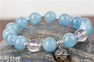 藍(lán)水晶手鏈多少錢？普通的百元以內(nèi)