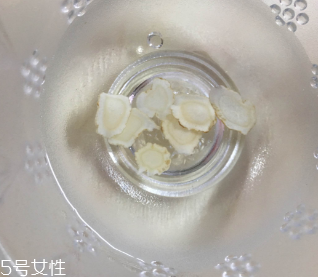 西洋參治失眠嗎？服用過量還會(huì)導(dǎo)致失眠