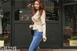 米色毛衣怎么搭配？打造氣質(zhì)女神范兒