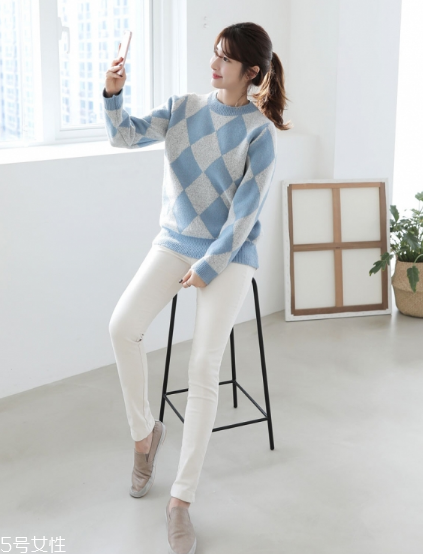 格子毛衣怎么搭配？盡顯減齡學(xué)院風(fēng)