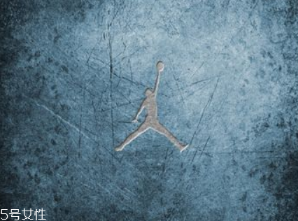 air jordan 1 satin黑扣碎配色綢緞版多少錢？