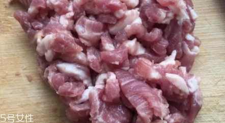 豆腐皮能油炸嗎？火候太猛容易炸糊
