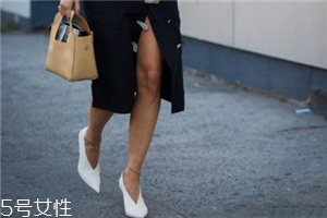 v口鞋怎么搭配？女人味十足的穿搭