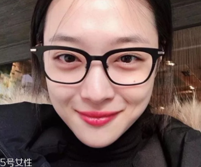 戴眼鏡好看還是不戴眼鏡好看？寬眼距戴眼鏡很精致