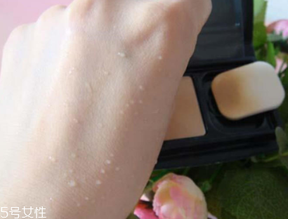 迪奧凝脂恒久粉餅好用嗎？輕薄持久適合春夏