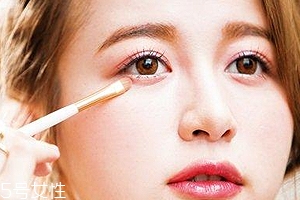 臥蠶筆怎么畫臥蠶？三步讓你擁有少女般的眼眸