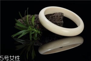 象牙手鐲可以天天戴嗎？這些忌諱要清楚