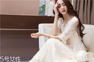 蕾絲長(zhǎng)裙配什么鞋子？為你加足時(shí)髦指數(shù)