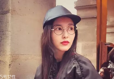 戴眼鏡怎么化妝好看？這么化妝比戴美瞳還美貌