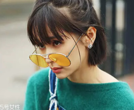 戴眼鏡怎么化妝好看？這么化妝比戴美瞳還美貌