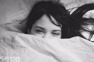 什么時候不能敷面膜？深夜不要敷面膜