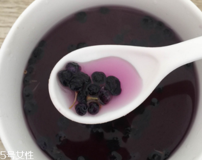 黑枸杞能和紅枸杞一起泡嗎？