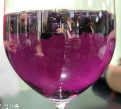 黑枸杞為什么是藍(lán)色？花青素的原因