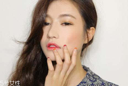 夏天化妝怎么樣不脫妝？8個(gè)小技巧讓你做清爽女神