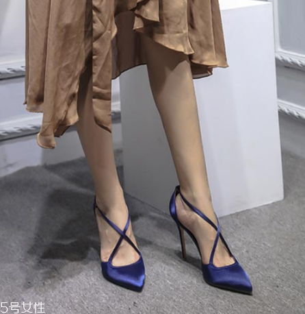 高跟鞋38碼多少厘米？學(xué)會(huì)測(cè)量腳長(zhǎng)