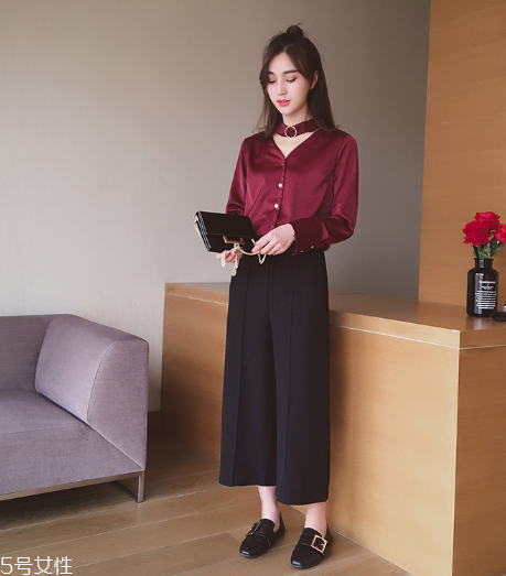 春天穿什么顏色衣服顯白？不要總是黑白灰