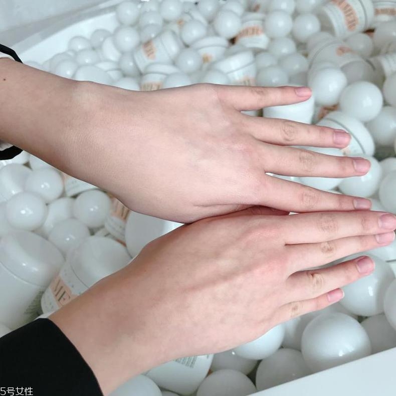 lamer新品2018奇跡煥彩氣墊粉底怎么樣？好用嗎？