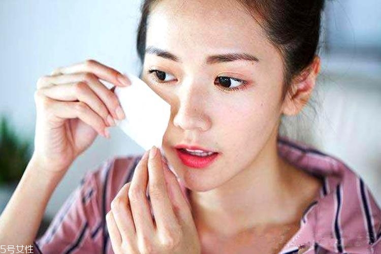 為什么油皮會變成干皮？三個油皮護膚誤區(qū)
