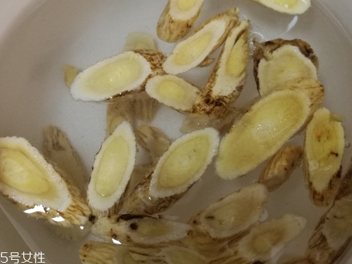 黃芪是什么味道？有點(diǎn)大豆味