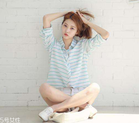 2022流行什么襯衫？美麗大方的春日女神