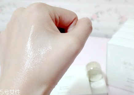乳液和面霜的正確使用方法 日?；A(chǔ)護(hù)膚