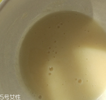 蜂王漿是什么味道？辣味跟酸味