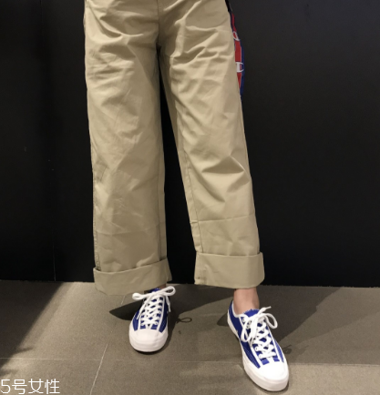 帆布鞋和板鞋有什么區(qū)別？帆布鞋板鞋大對(duì)比